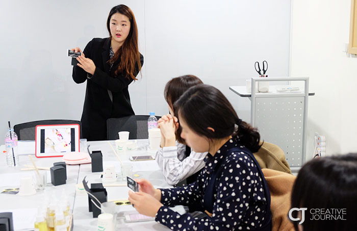 오늘의 강좌를 설명해 주시는 강사님께 귀 기울여 보아요!