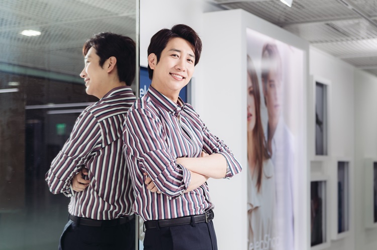 안녕하세요! CJ오쇼핑 쇼호스트 ‘유인석’입니다.