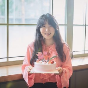 [인터뷰] 달콤한 디저트 위에 '시들지 않는 꽃'을 피우다! ‘나난’ 작가
