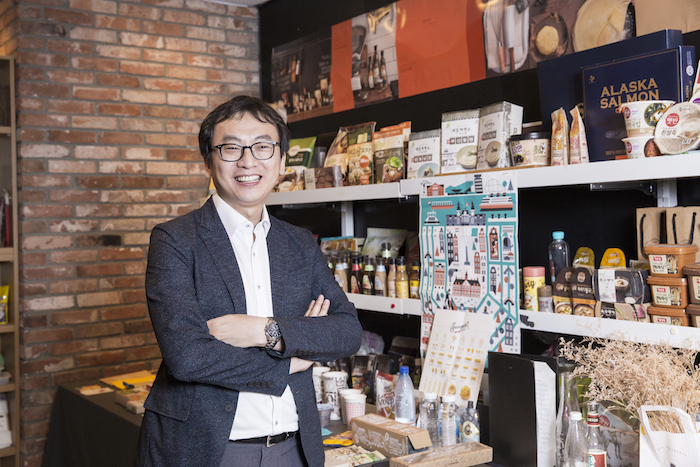 비비고 김치를 위한 새로운 용기 개발에 나선 CJ제일제당 패키징센터 이병국 책임연구원