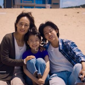 [아트하우스 칼럼] 퀴어 로맨스를 넘은 이 시대 가족의 고민 ‘담쟁이’