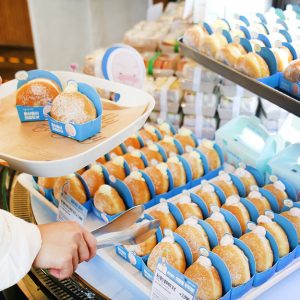 CJ푸드빌, 뚜레쥬르 퐁신퐁신 크림 도넛 인기… 출시 2주만 10만 개 돌파