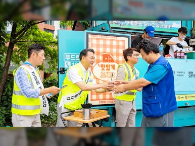 CJ대한통운, 택배기사에 ‘여름나기 용품’ 전달