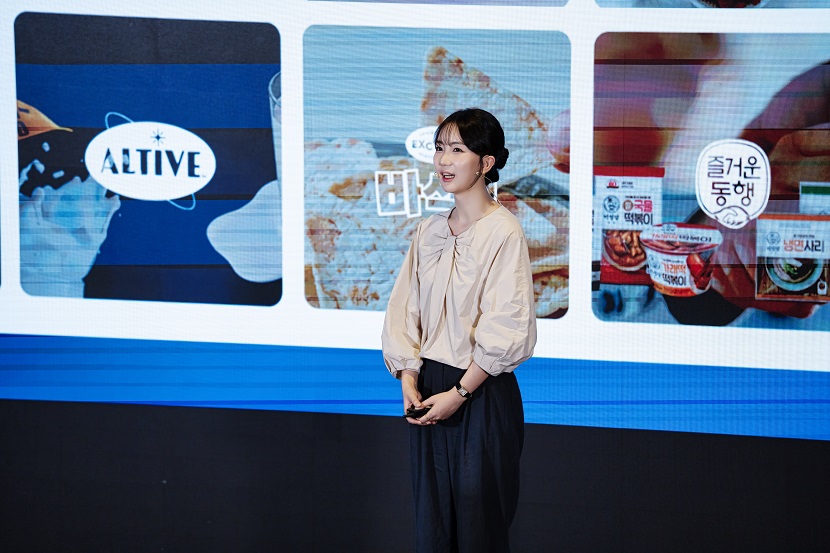 CJ제일제당의 햇반 연구원 최소망 님이 직무 강연을 진행하는 모습