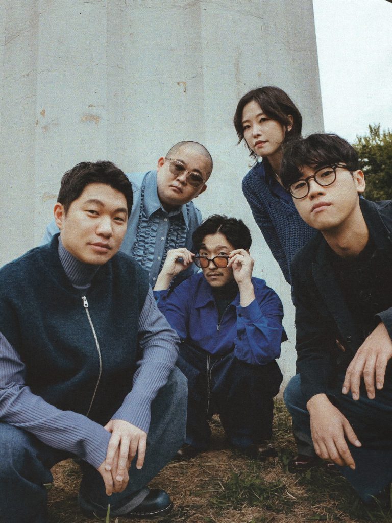 재즈 밴드 ‘용리와 돌아온 탕자들’ 단체 사진. (왼쪽부터) 이영우, 강환수, 용리, 석다연, 조예찬