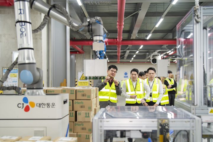 CJ대한통운 첨단 풀필먼트센터 찾은 CP 엑스트라…전방위 물류협력 ‘광폭행보’