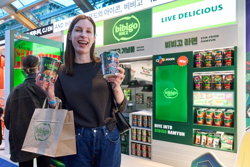 CJ가 밀라노 코리아하우스 홍보관에 K푸드-콘텐츠-뷰티를 함께 즐길 수 있는 체험 공간을 마련했다.