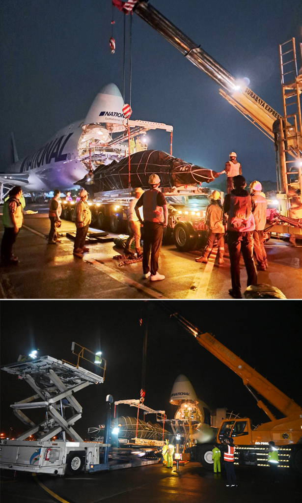 CJ대한통운이 인도네시아 주안다 공항에서 T-50i 동체를 하역하고 있는 모습.