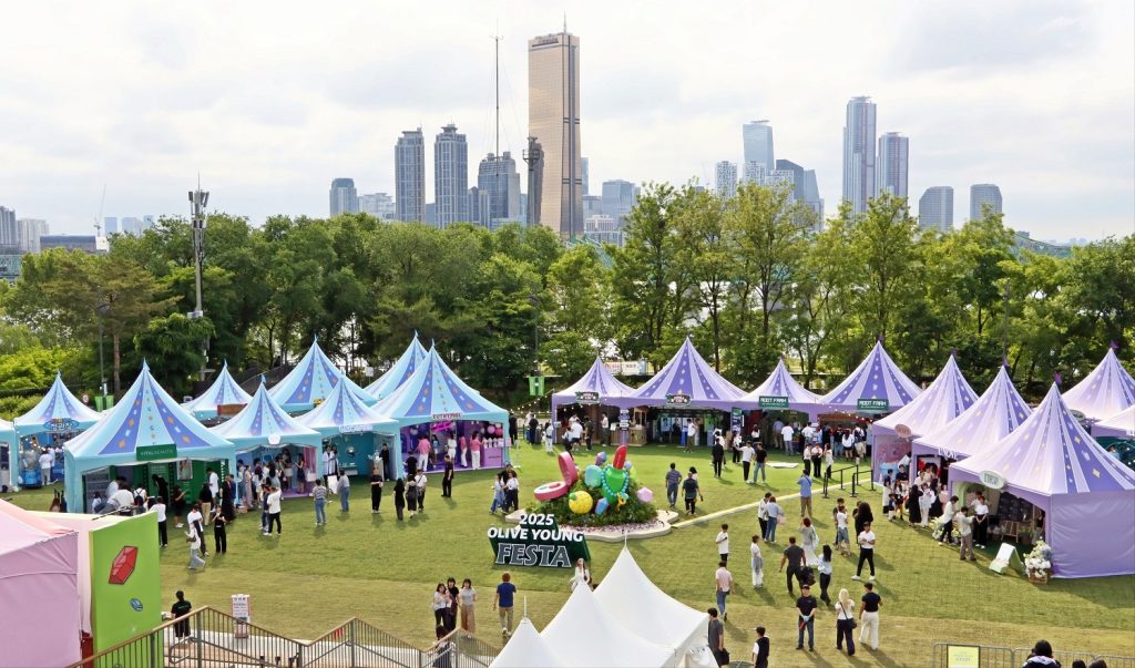 CJ올리브영이 지난해 5월 노들섬에서 개최한 '2025 올리브영 페스타' 현장 이미지