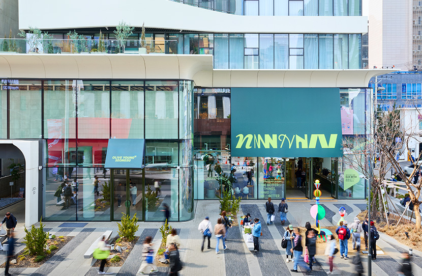 HQ 트레이닝 장소 중 하나인 올리브영N 성수 전경