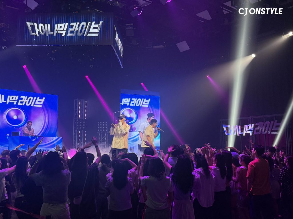 “다이나믹한 콘텐츠 앞세우니 고객 놀이터 된 블프” CJ온스타일 ‘컴온블프’, 앱 설치 124%↑ · DAU 46%↑