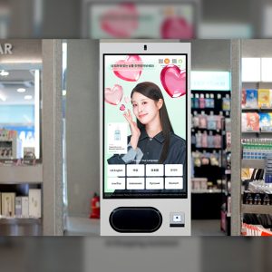 CJ올리브영, 매장에 AI 심는다...외국인 셀프 쇼핑 돕는 '쇼핑 어시스턴트(키오스크)' 도입