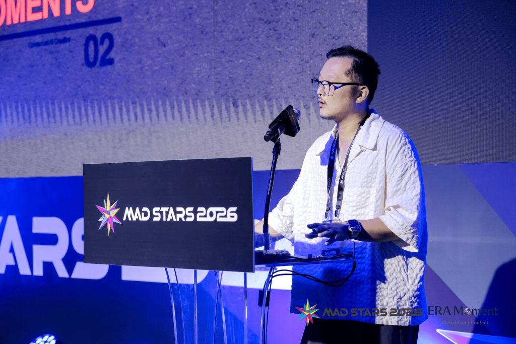 DXE 이유겸 크리에이티브 팀장이 발표를 하고 있다 | 출처: 2026 부산국제마케팅광고제 공식 스틸
